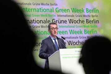 Cem zdemir auf der Internationalen Grnen Messe (IGW) 2023 in Berlin.