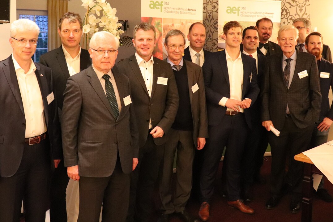 Peter Wesjohann, Dr. Ralf Kosch, Dr. Donal Murphy-Bokern, Dr. Johannes Wilking, Prof. Dr. Harald von Witzke, Landrat Johann Wimberg, Moderator Matthias Schulze Steinmann, Bürgermeister Kristian Kater, Prof. Dr. Andreas Hensel, Uwe Bartels, Dr. Michael Lüke, Marcel Meyer.