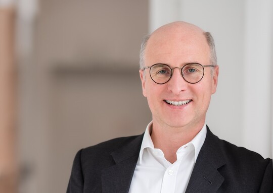 Felix Colsman ist diplomierter Betriebswirt und seit 2016 als CEO fr die DAH Gruppe ttig.