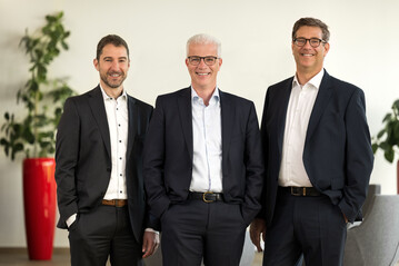 Marcus Keitzer, Vorstand fr Alternative Proteinquellen bei der PHW-Gruppe, Peter Wesjohann, Vorstandsvorsitzender bei der PHW-Gruppe, und Dr. Markus Veen, Geschftsfhrer der VTEC Ingredients GmbH (v.l.n.r.).