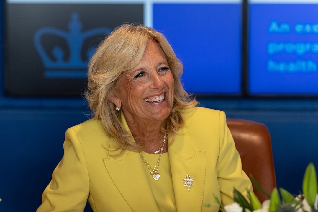 Am World-Egg-Day besuchte die First Lady Jill Biden einen Legehennenbetrieb in Ohio.