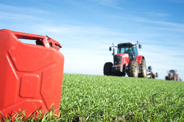 Die Bundesregierung will u. a. Agrardiesel nicht mehr subventionieren. Von den Landwirten wird das scharf kritisiert.