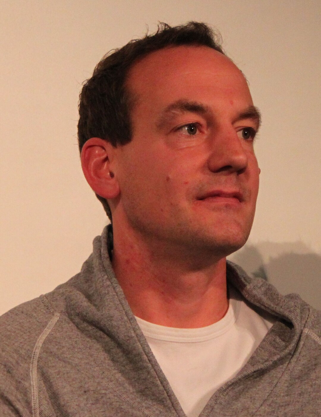 Legehennenhalter Thomas Strau, Geiselhrig/Bayern, fttert eine Energie-reduzierte Futtermischung.