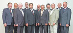 Der BVH-Vorstand im Jubiläumsjahr mit dem Vorsitzenden Rainer Wendt (5.v.l.), dem Vize-Vorsitzenden
Heinrich Esters (2.v.r.) und dem neugewählten Vorstandsmitglied Hermann Albers (l.).
