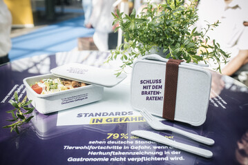 "Schluss mit dem Braten-Raten!": Im Zentrum der Gesprche steht die Forderung nach einer Herkunftskennzeichnung von Geflgelfleisch in der Gastronomie.